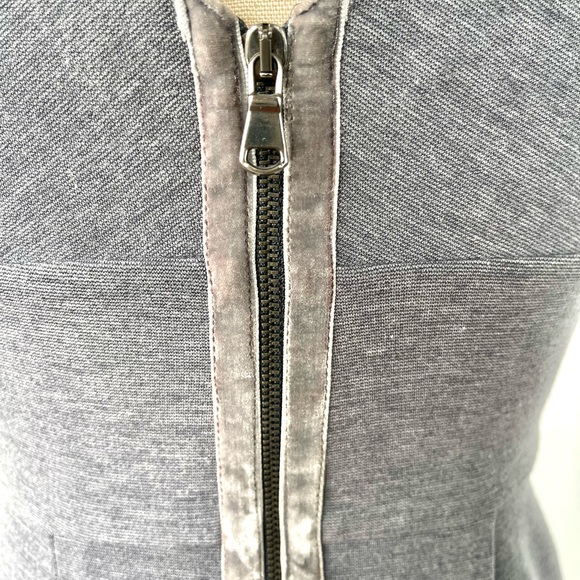 Bcbg Max Azaria size 2 grey knit dress with silk bottom contrast - Picture 7 of 8